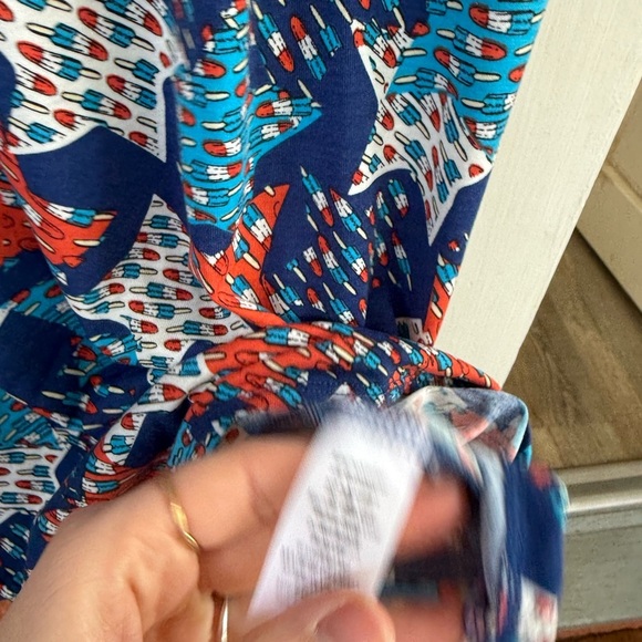 LuLaRoe Irma Top Americana Collection Extra Small New Red White Blue Popsicles - Picture 3 of 4